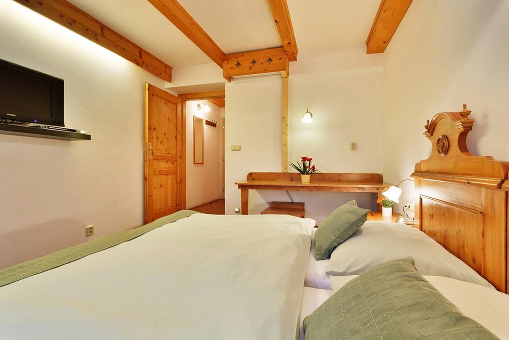Penzion U Kriveho Psa Frydek-Mistek Room photo