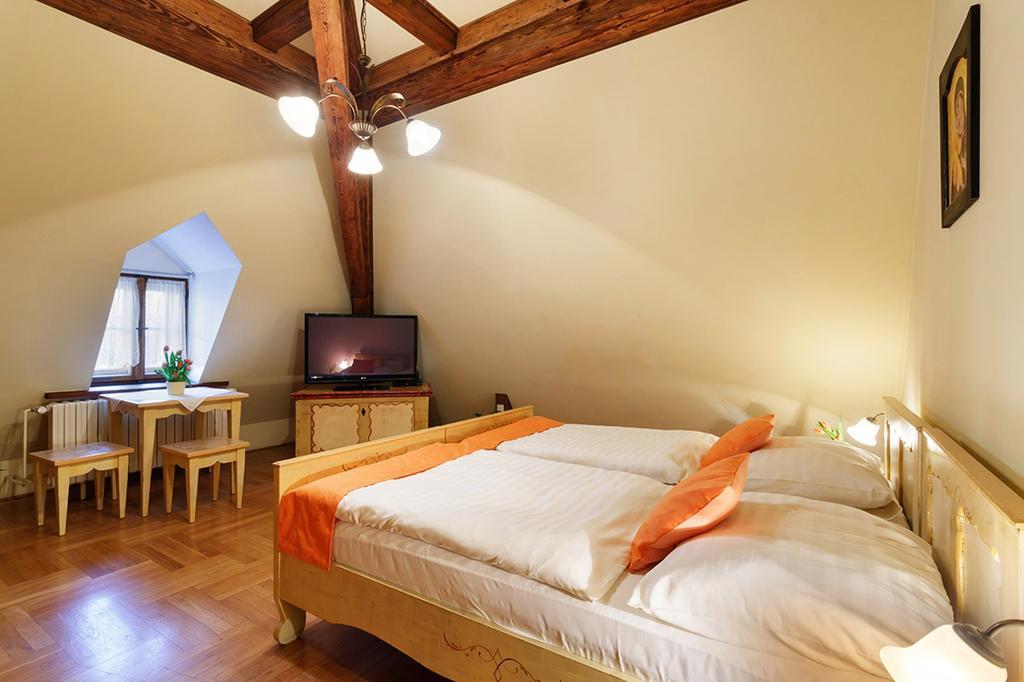 Penzion U Kriveho Psa Frydek-Mistek Room photo