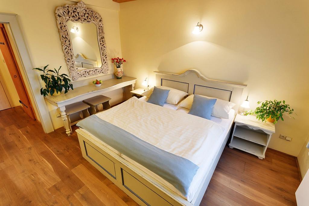 Penzion U Kriveho Psa Frydek-Mistek Room photo