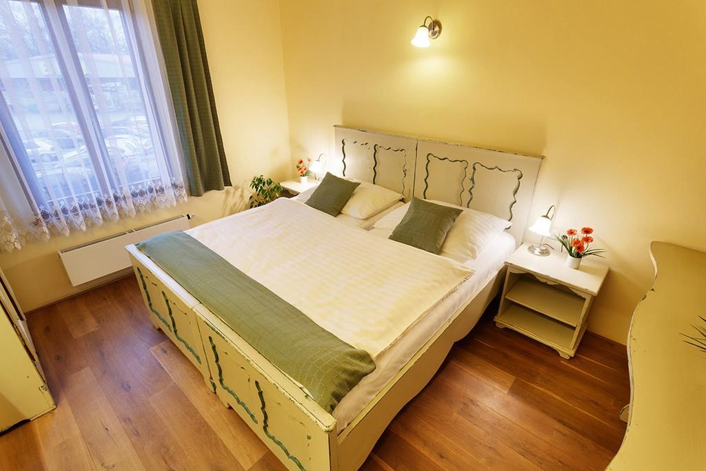 Penzion U Kriveho Psa Frydek-Mistek Room photo