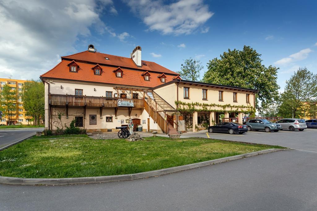 Penzion U Kriveho Psa Frydek-Mistek Exterior photo